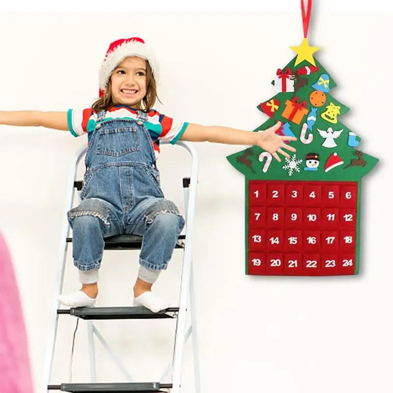 Calendario de Adviento de Árbol de Navidad de Fieltro con 24 Bolsillos y Patrones de Dibujos Animados – Decoración Festiva para Contar los Días hasta Navidad