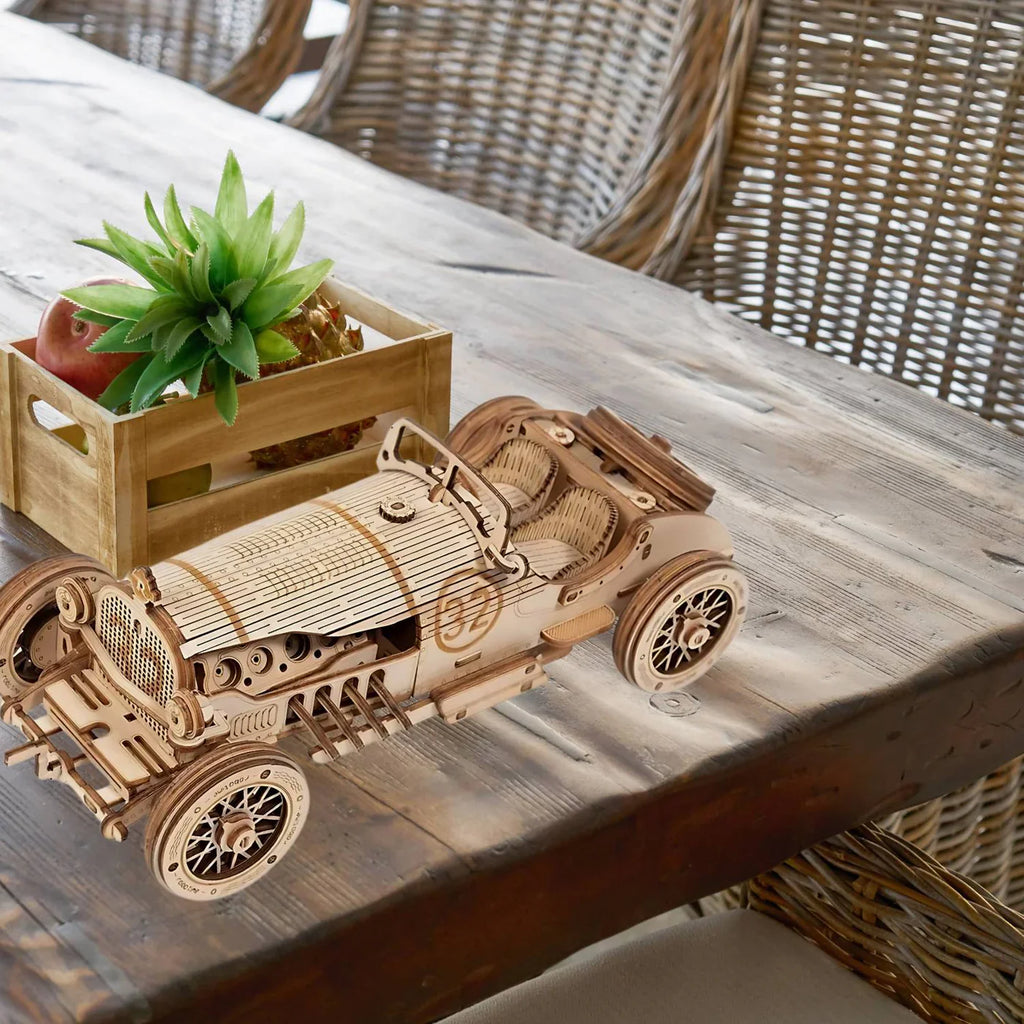 RetroRacer - Kit de construcción de coche de Gran Premio de madera