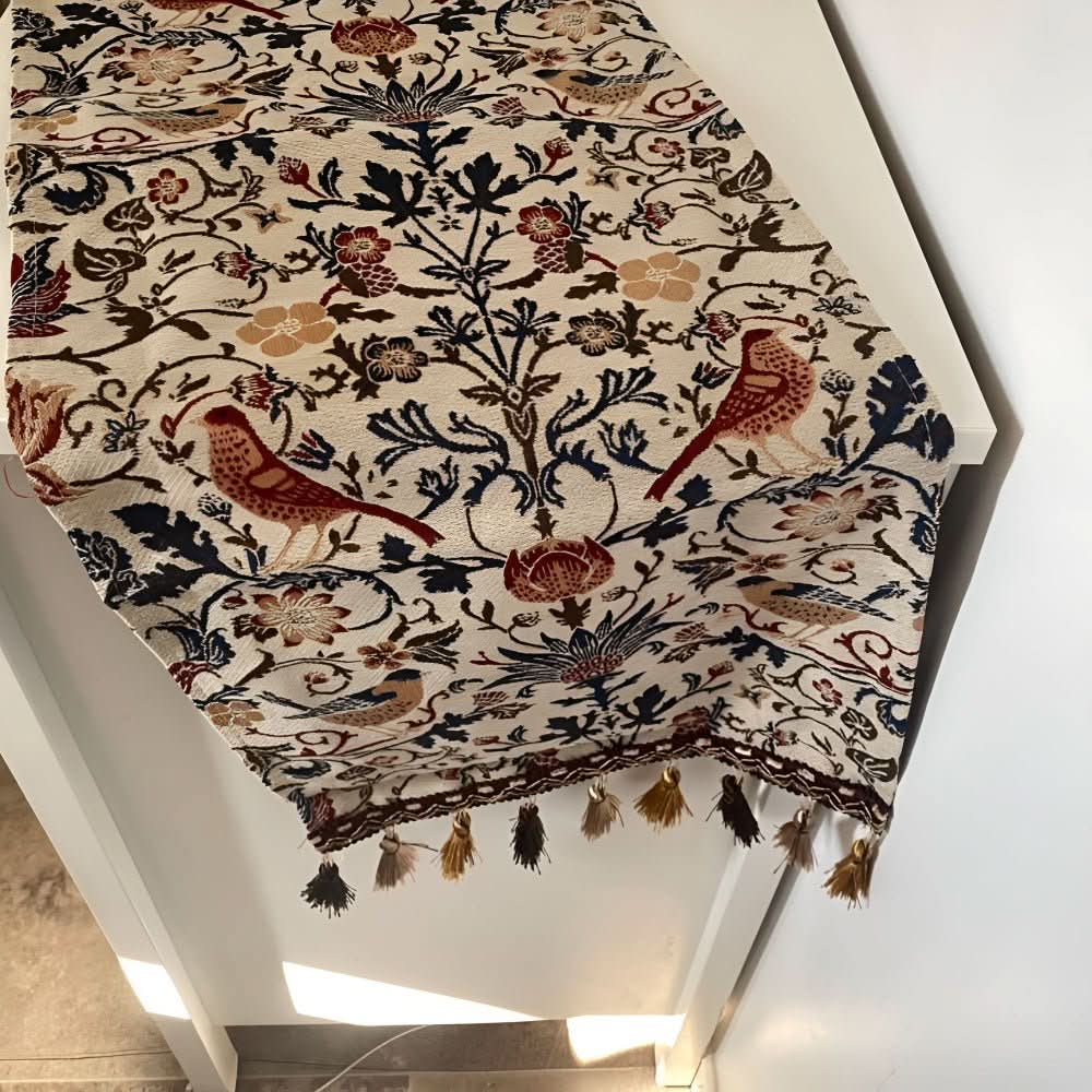 CLASSICLINENS – Elegante camino de mesa con motivos de flores y aves