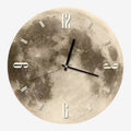 MoonTime – Reloj de Pared Redondo con Inspiración Lunar y Pantalla Digital