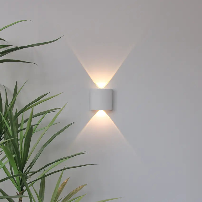 Iluminación de pared elegante – Para acentos con estilo dentro y fuera