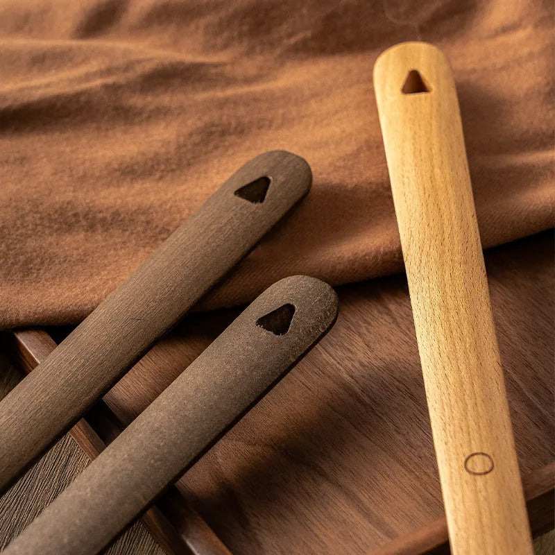 Elara Haus Cucharón de Zapatos Ergonómico de Nogal Magnético
