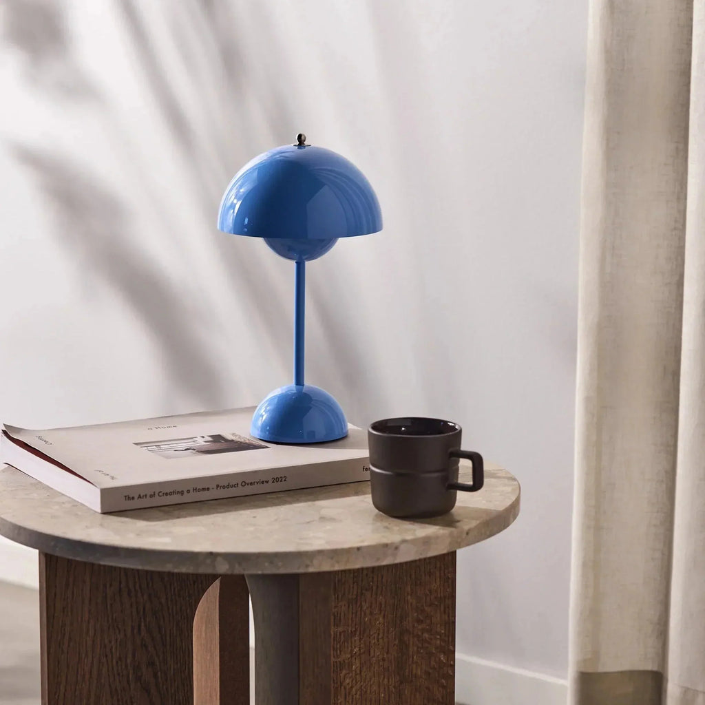 LunarGlow - Lámpara de mesa LED para un interior ambiental