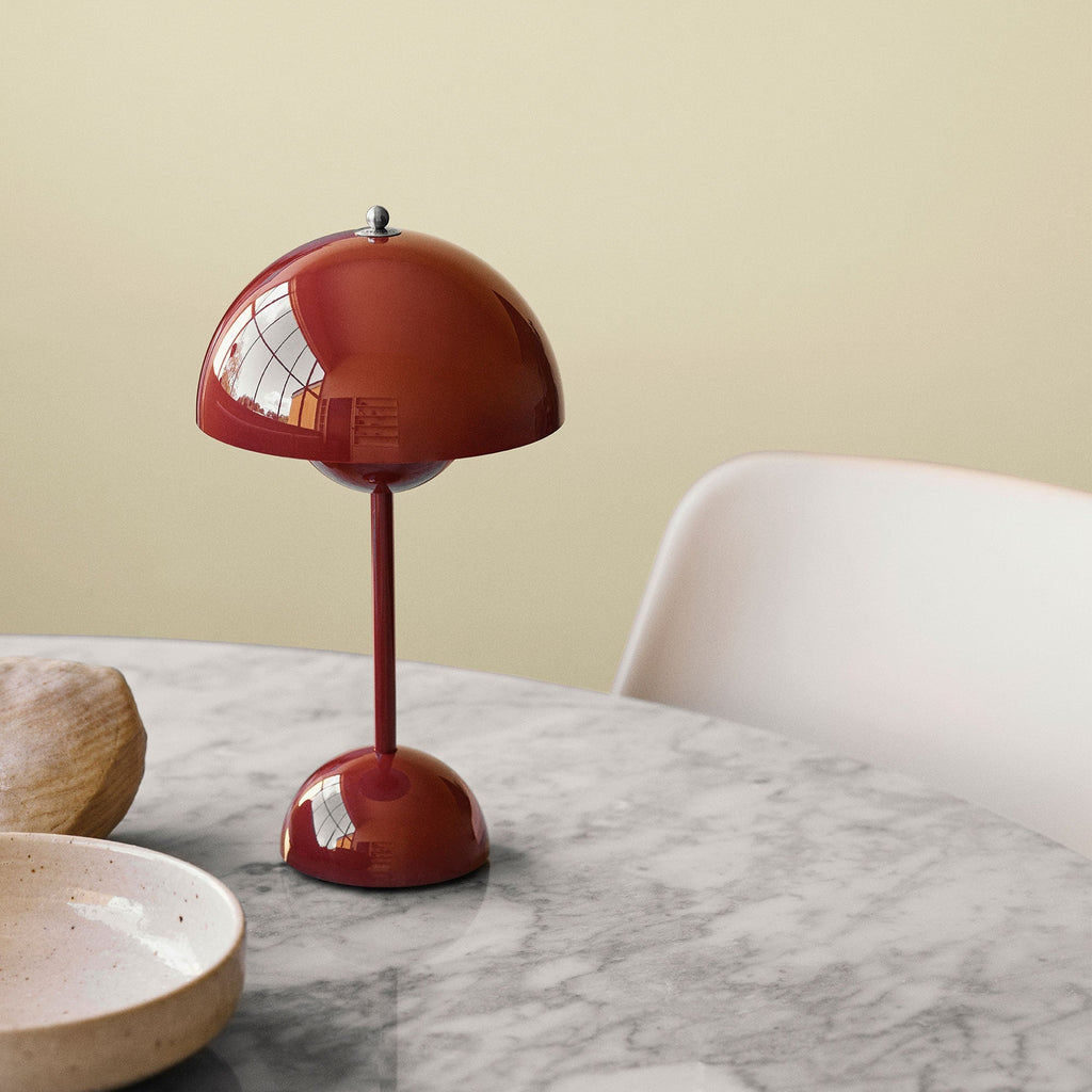 LunarGlow - Lámpara de mesa LED para un interior ambiental