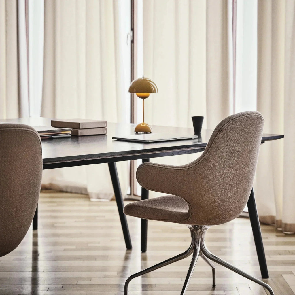 LunarGlow - Lámpara de mesa LED para un interior ambiental