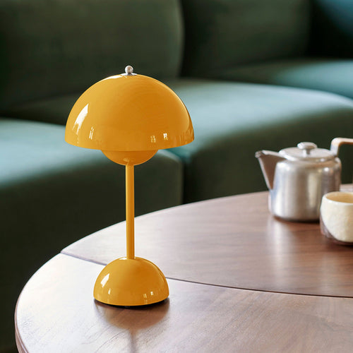 LunarGlow - Lámpara de mesa LED para un interior ambiental