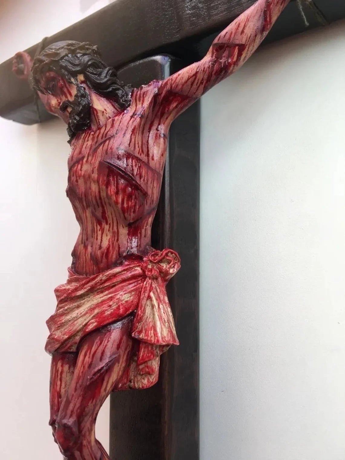 Lisslune | Hecho a Mano - Cruz Realista de Cristo