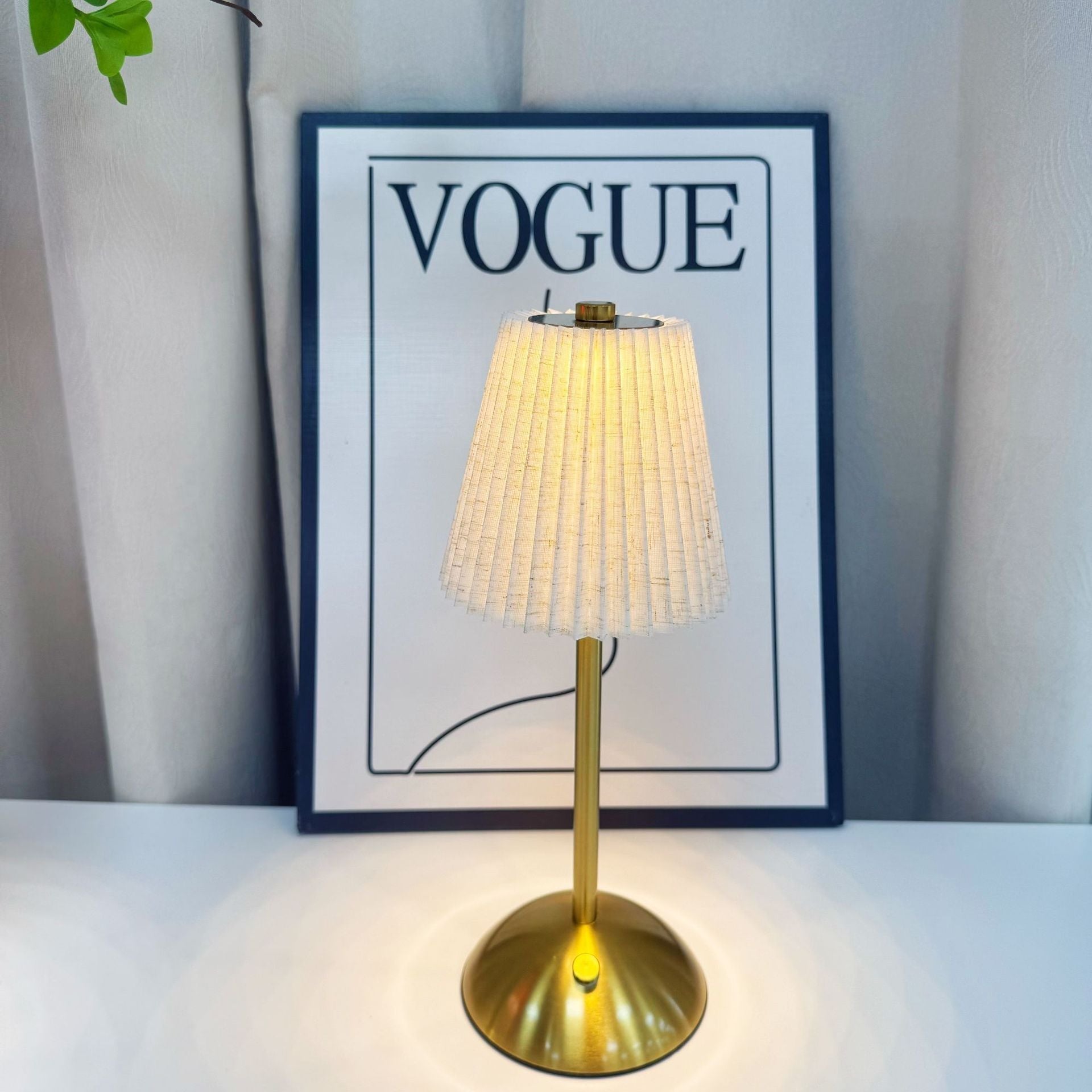 Lámpara de Mesa de Tela Plisada con Luz Cálida
