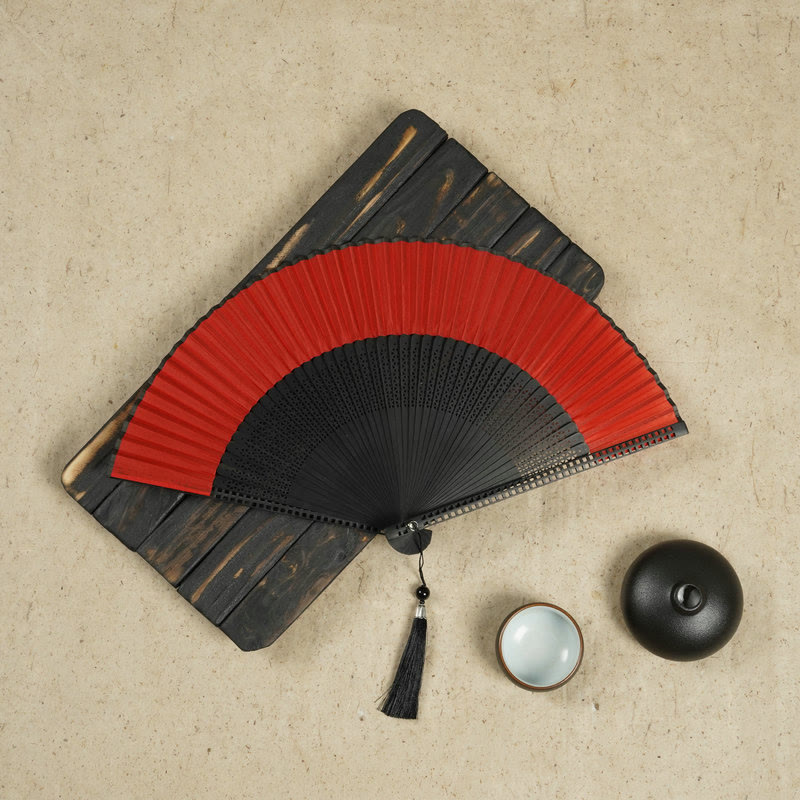 Abanico de Bambú y Seda – plegable, con borla