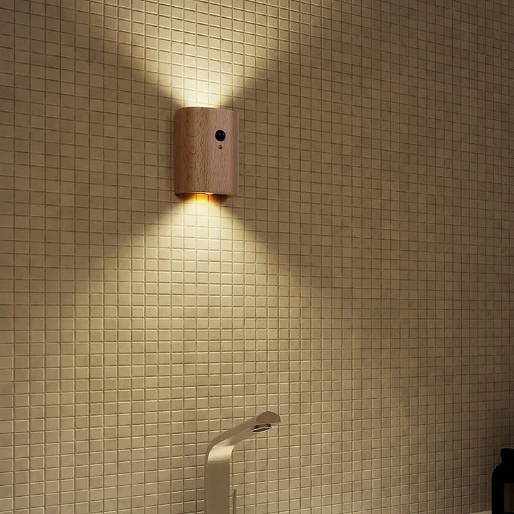 LumaSense - Lámpara de pared de madera magnética con sensor de movimiento