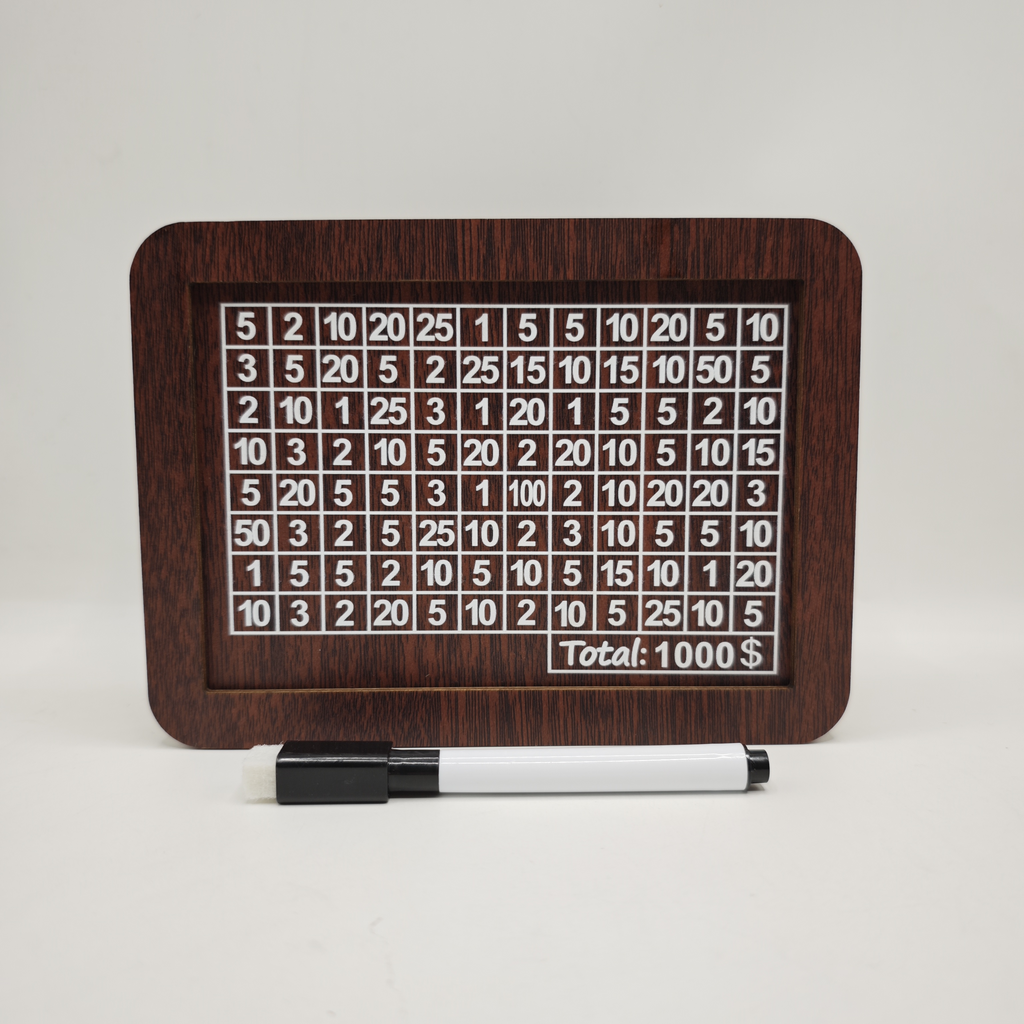 Caja de madera con figuras grabadas