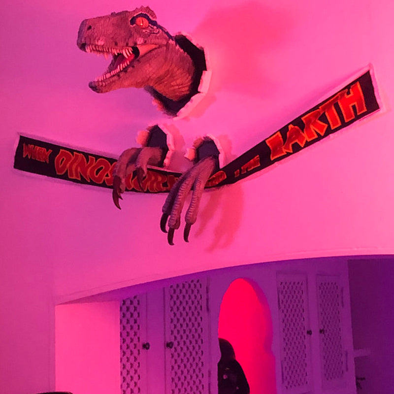 BowLift | Decoraciones de Velociraptor Rompiendo la Pared