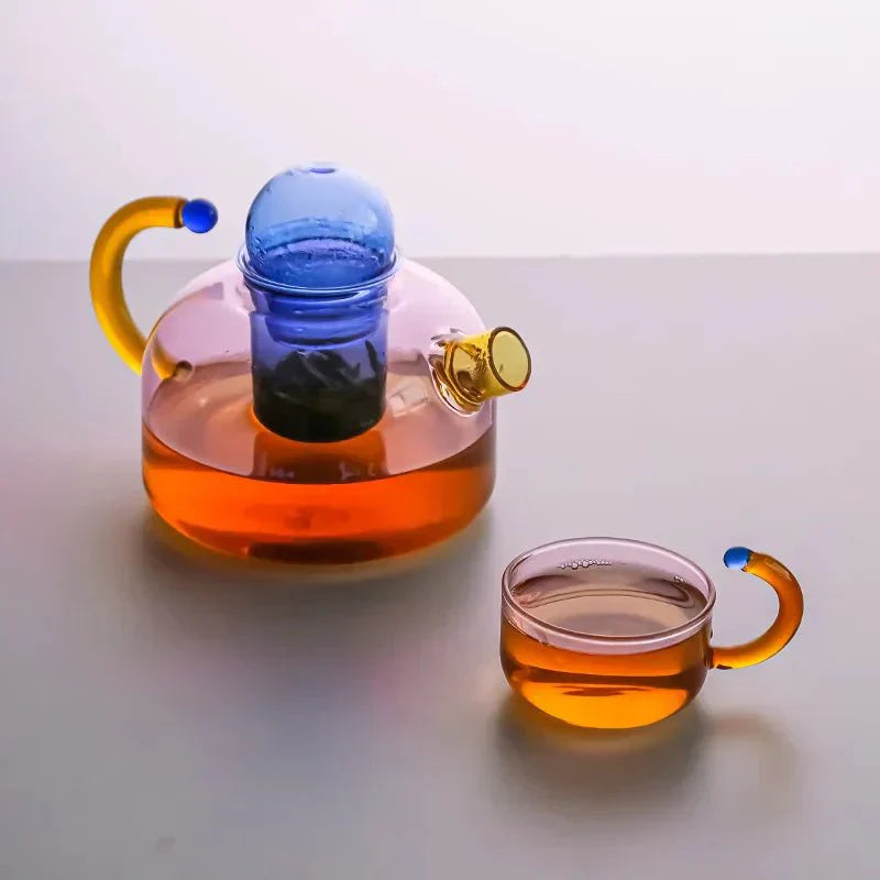 PrismBrew | Elegante tetera y tazas translúcidas - colores contrastantes para una infusión con estilo