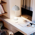 GleamFlex™ | Elegante lámpara de mesa LED regulable