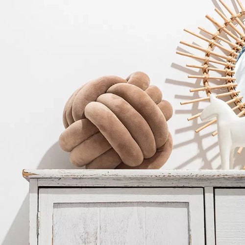 Bola Suave Efecto Suede con Nudos Decorativos