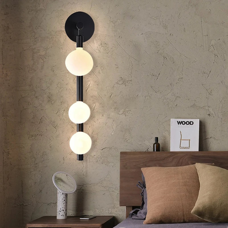 Sona | Lámpara de pared LED moderna en forma de esfera de vidrio