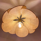 Lámpara colgante moderna en forma de flor para espacios elegantes