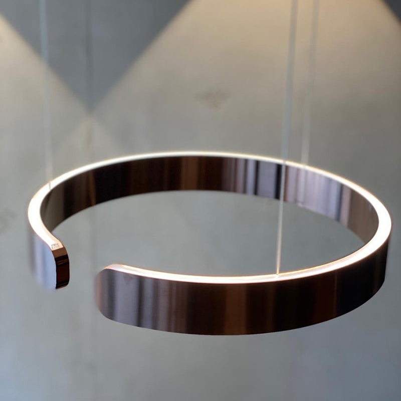 Moderna lámpara colgante LED en forma de anillo con montaje en el techo