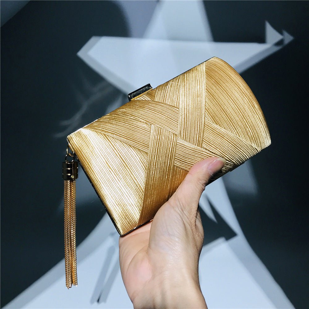 Éclessa Clutch de Noche de Lujo | Bolso de satén con borlas para una elegancia clásica y moderna