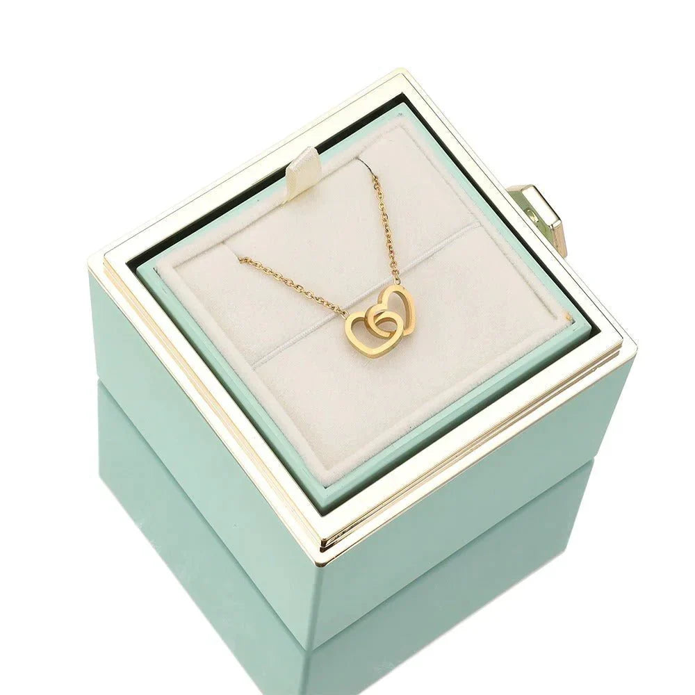 Caja de Rosa Eterna con Collar Personalizado para Damas