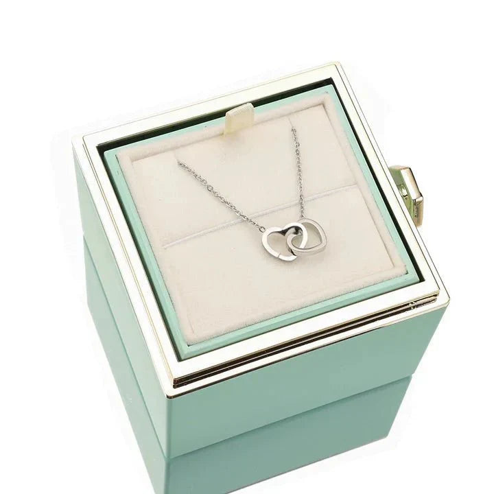 Caja de Rosa Eterna con Collar Personalizado para Damas