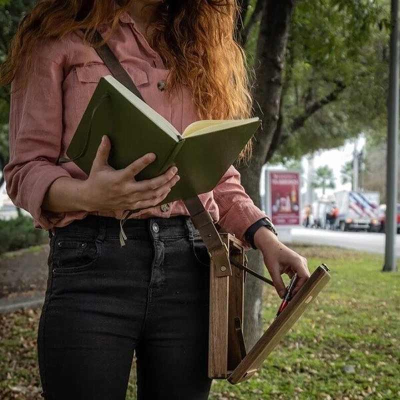 Caja Mensajera A5 de madera para escritores y artistas