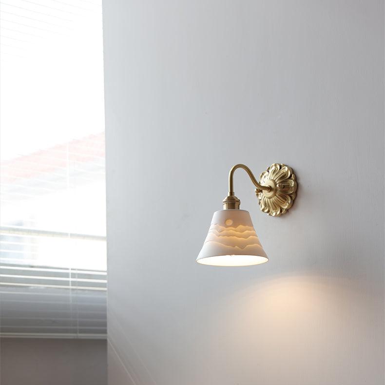 Lámpara de Pared de Latón y Cerámica - Diseño Elegante
