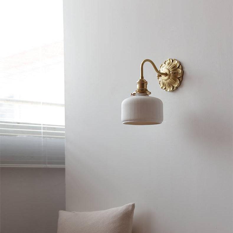 Lámpara de Pared de Latón y Cerámica - Diseño Elegante
