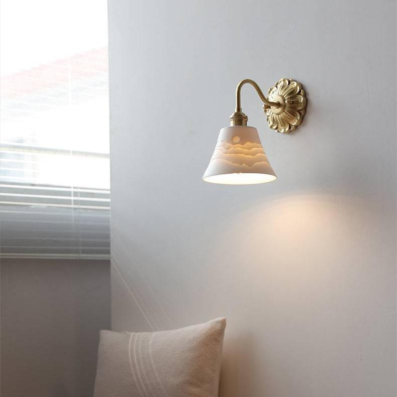 Lámpara de Pared de Latón y Cerámica - Diseño Elegante