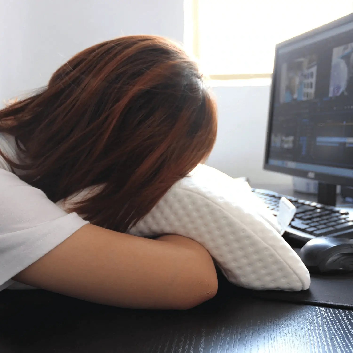 Almohada de Espuma Viscoelástica Ergonómica para un Sueño Cómodo