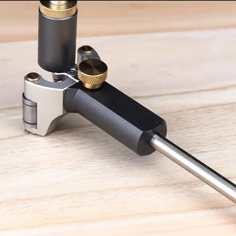Herramienta de Trabajo en Madera Ergonómica con Rodillo de Acero Inoxidable