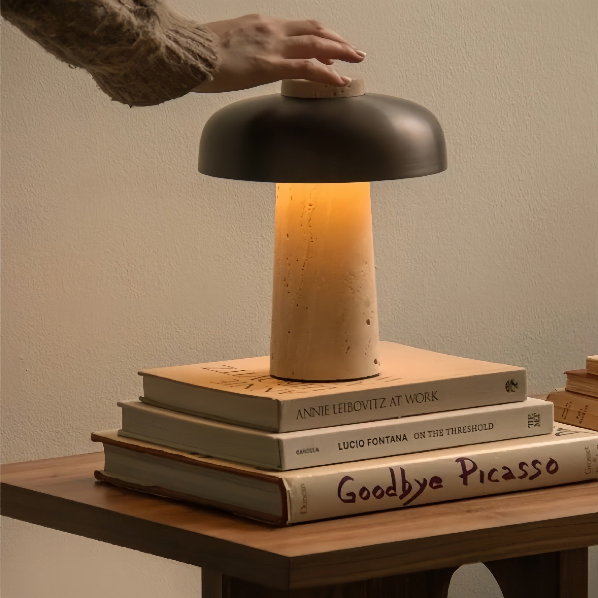 Lámpara de Mesa Portátil Diseño Hongo de Travertino