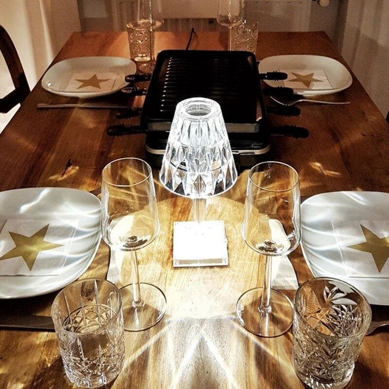 GlowGleam - Lámpara de mesa de cristal con regulador táctil de 3 niveles y pantalla facetada para una suave iluminación inalámbrica