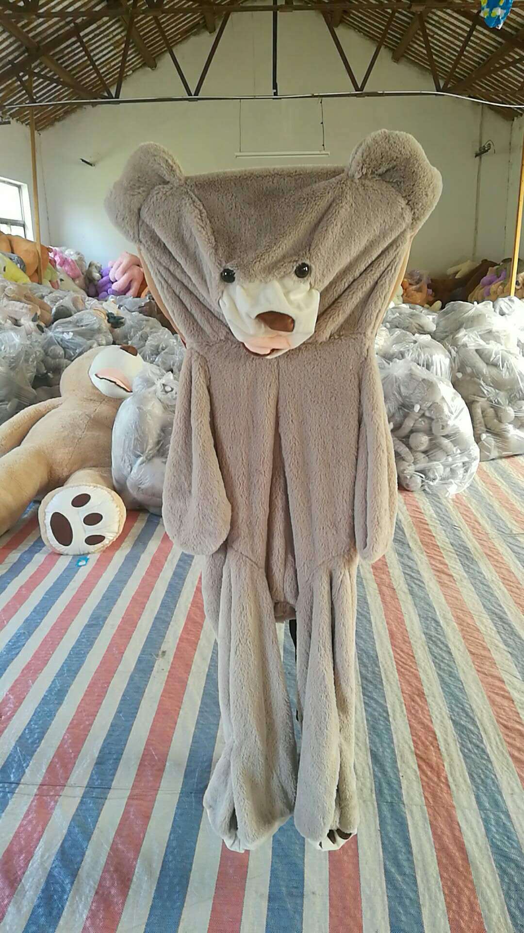 Gigante Oso de Peluche – HugHero