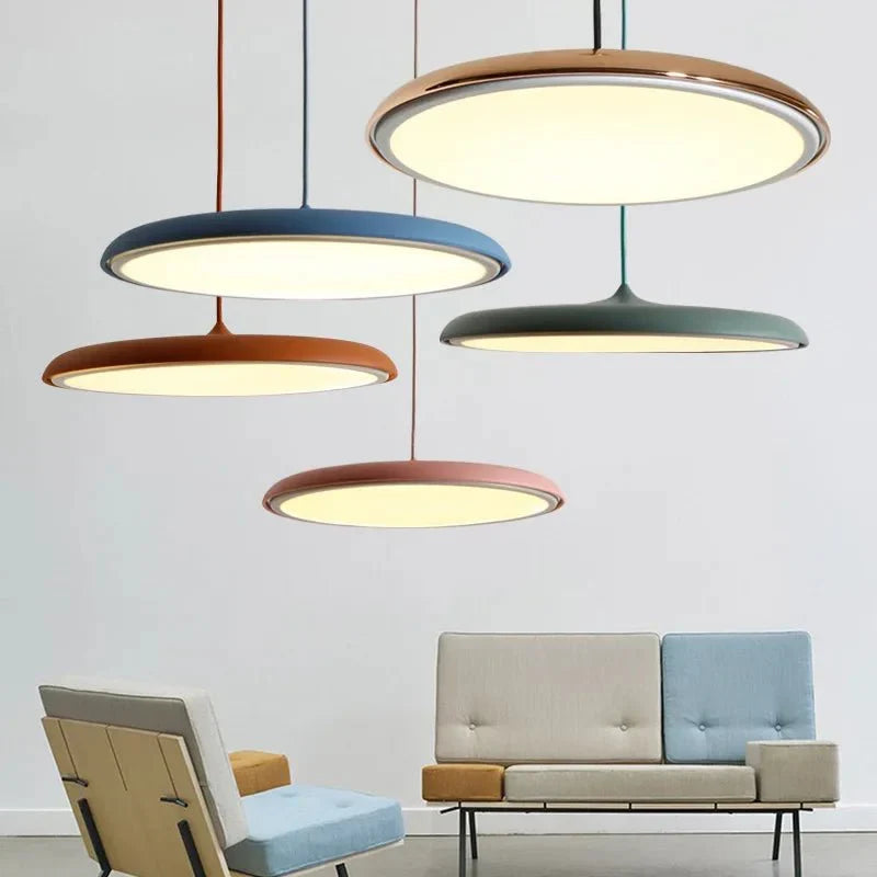 Moderna lámpara colgante LED estilo UFO – regulable y decorativa