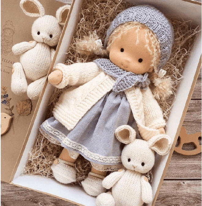 Muñeca Waldorf hecha a mano "Poppi" | 35 cm | Algodón orgánico y textiles hipoalergénicos | Juguete pedagógicamente valioso | Fomento de la percepción táctil