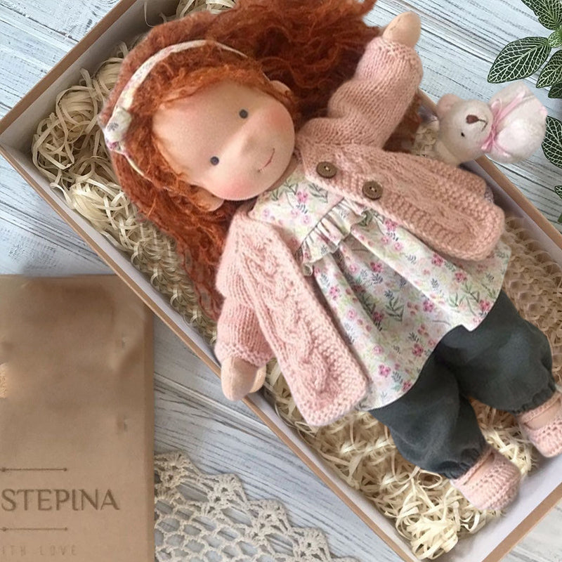 Muñeca Waldorf hecha a mano - Algodón Orgánico | Diseño de Lunares