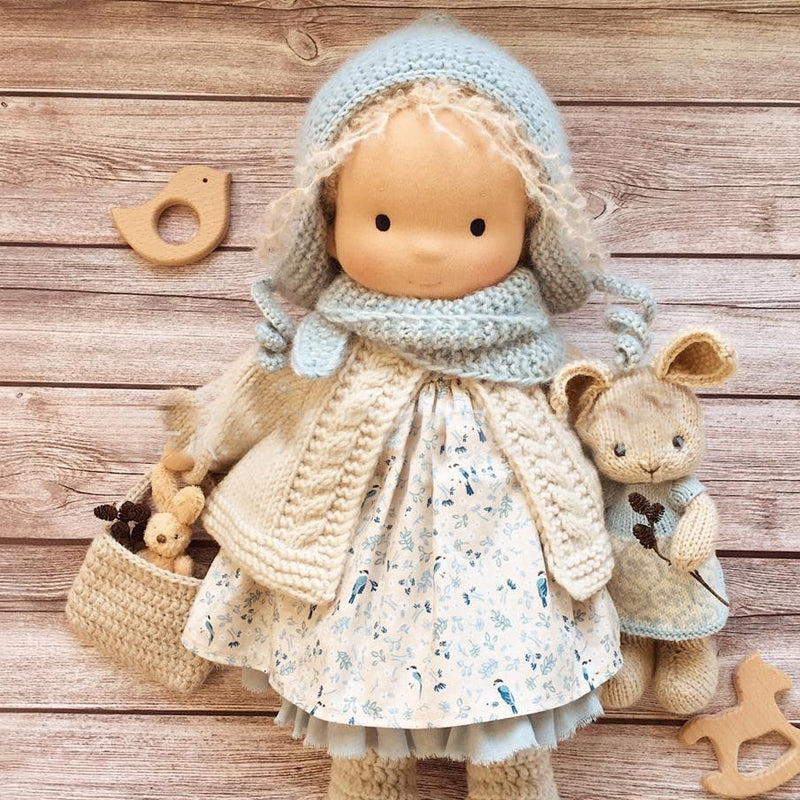 Muñeca Waldorf hecha a mano - Algodón Orgánico | Diseño de Lunares