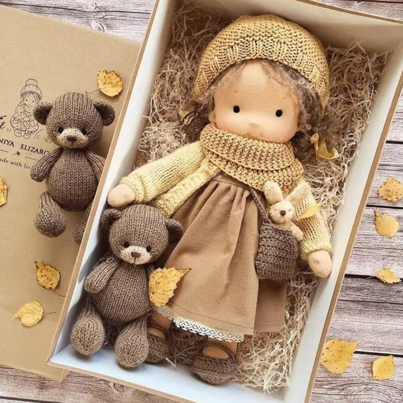 Muñeca Waldorf hecha a mano - Algodón Orgánico | Diseño de Lunares