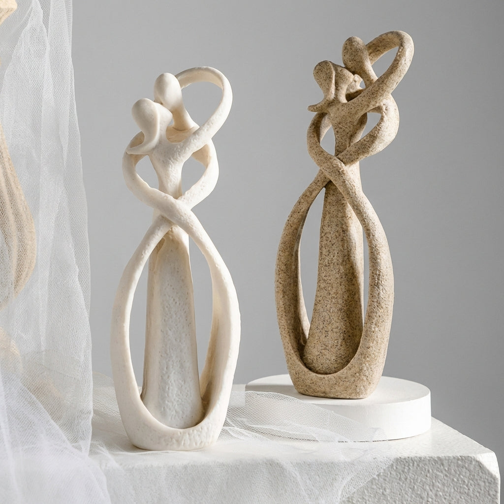 Escultura abstracta de amor eterno