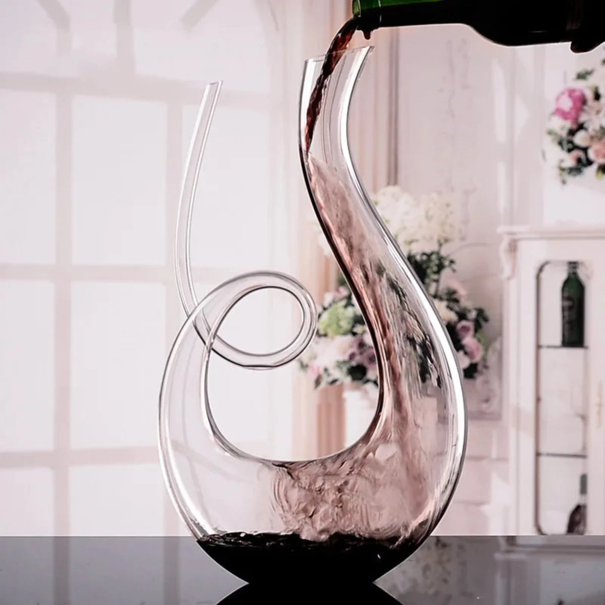 VinoCraft – Elegante decantador de vino con forma refinada para mejorar el aroma y facilitar el servicio