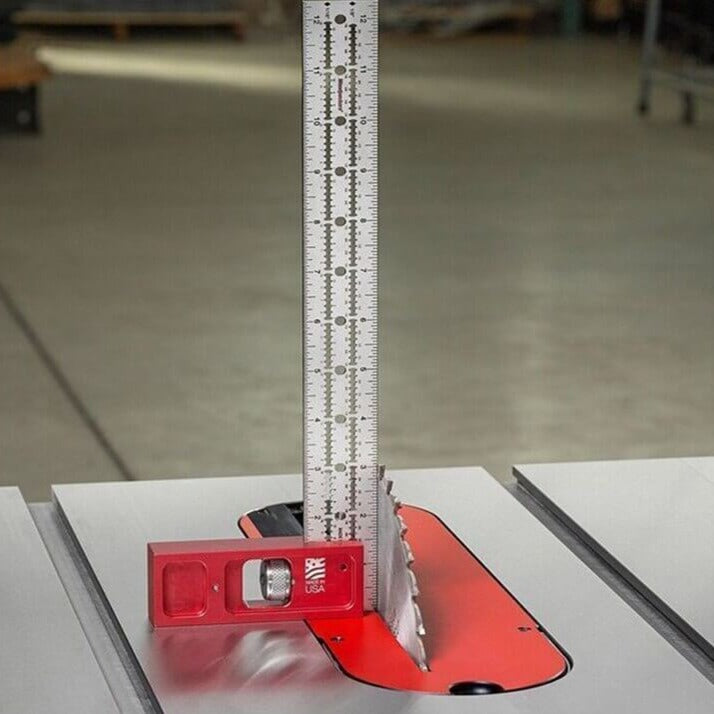 Regla Ajustable para Trabajos en Madera con Marcado de Precisión