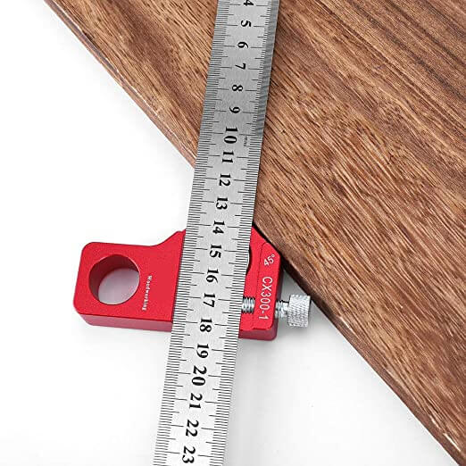 Regla Ajustable para Trabajos en Madera con Marcado de Precisión