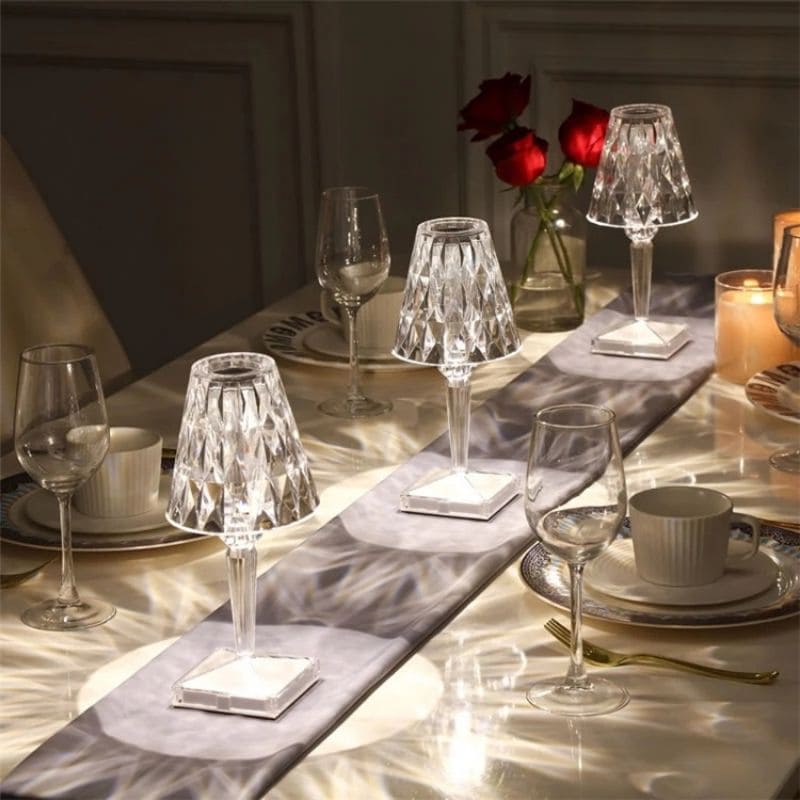 GlowGleam - Lámpara de mesa de cristal con regulador táctil de 3 niveles y pantalla facetada para una suave iluminación inalámbrica