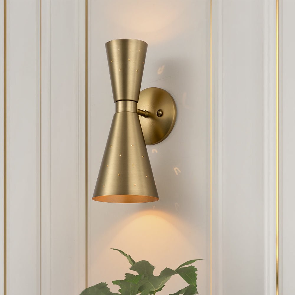 Brassica | Aplique de pared en forma de cono doble