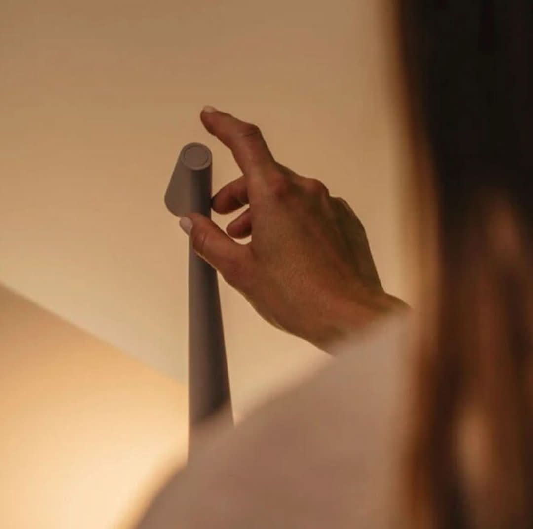 Luz de Ambiente Minimalista Nórdica | Inalámbrica | LED | Lámpara de Lectura | Lámpara de Mesa | Kalsten