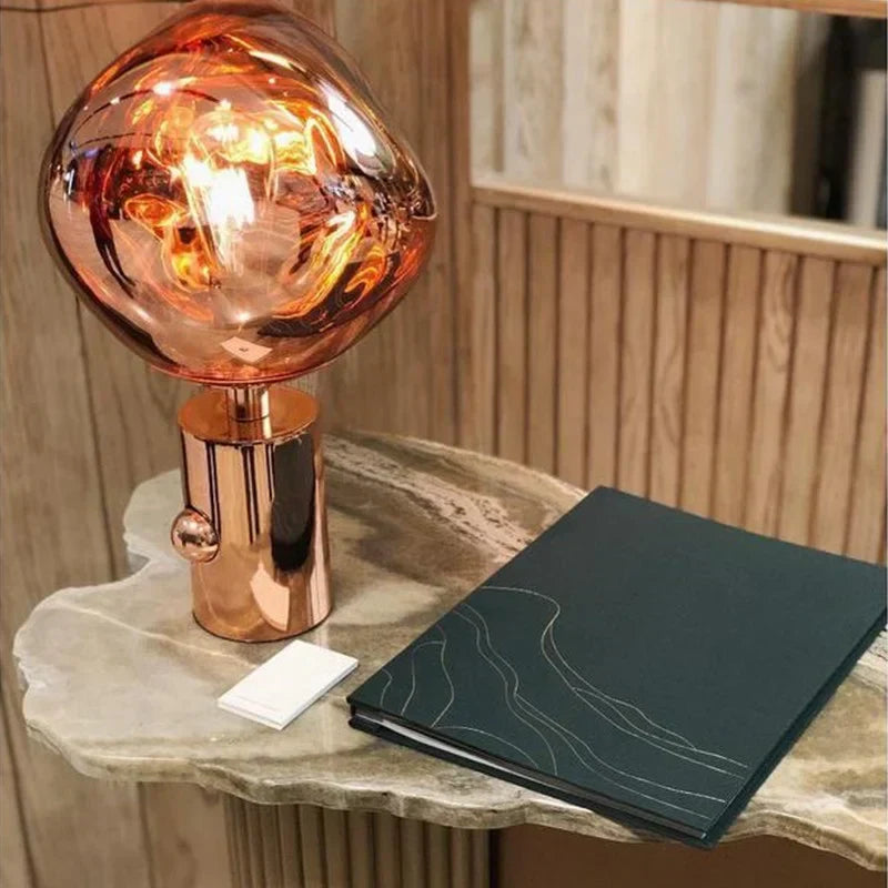 Alviana | Lámpara de mesa Kula con acabado brillante