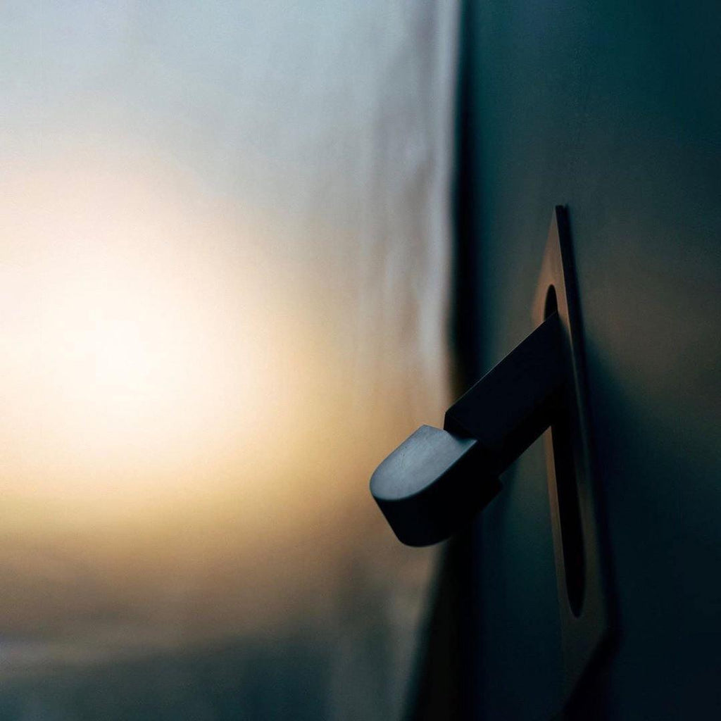 Lámpara de Lectura LED Moderna Ajustable de Noche - Acabados Variados