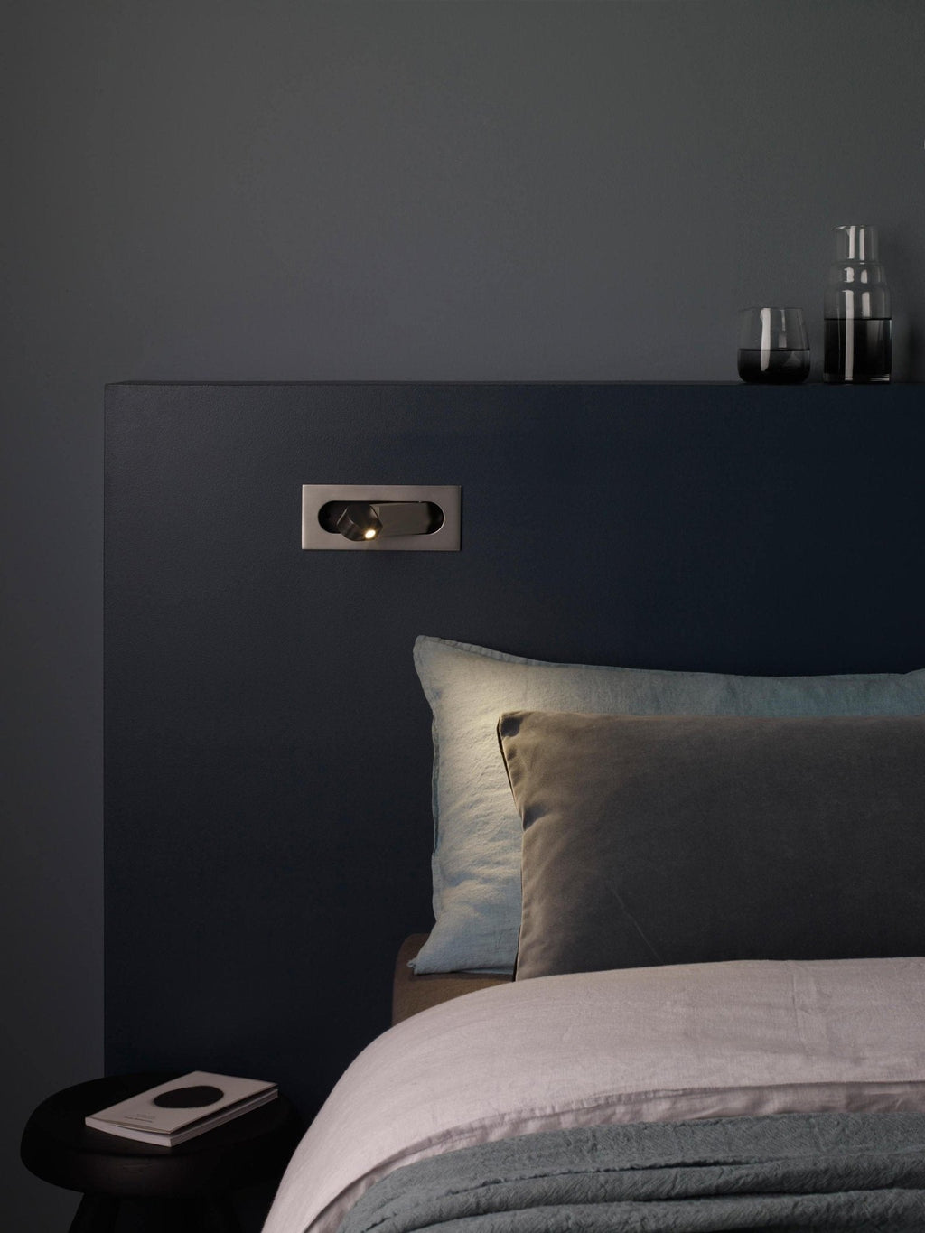 Lámpara de Lectura LED Moderna Ajustable de Noche - Acabados Variados
