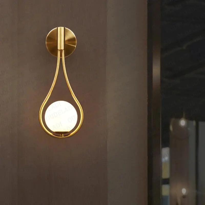 Lámpara de Pared Nórdica Moderna con Acabado en Oro y Negro